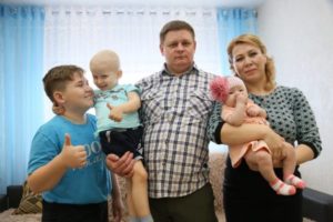 10000 Рублей Многодетным Семьям Помощь К Школе В Москве